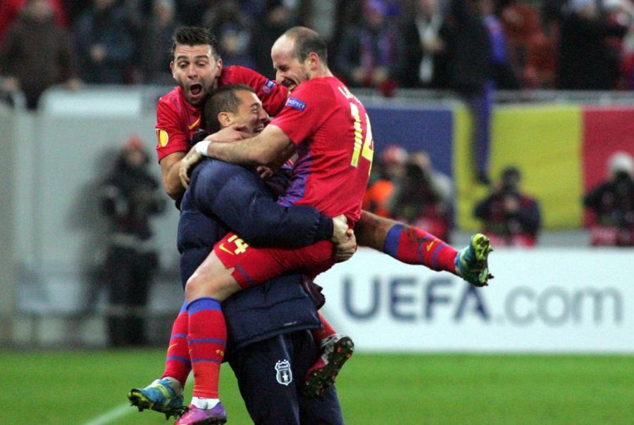 Bucuria lui Raul Rusescu, Stefan Nikolic și Iasmin Latovlevici din meciul FCSB - Ajax 6 fotografii tari din cariera lui Raul Rusescu, comentate de noul expert GSP Live: „Uite ce față aveam! Wow! Asta e o amintire incredibilă”