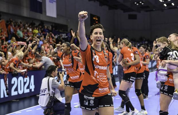 Gloria Bistrița se alătură lui CSM București în Liga Campionilor, Baia Mare nu a primit aprobarea EHF