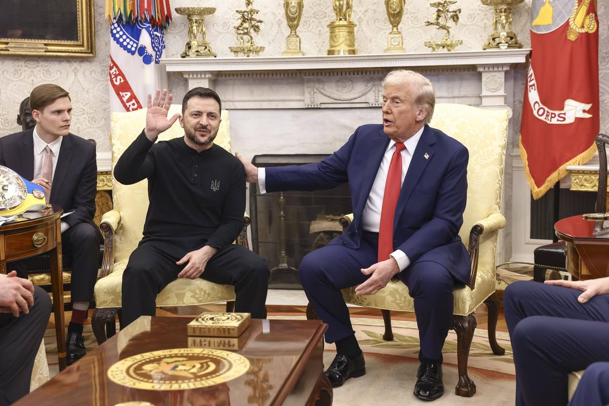 Înaintea dialogului încins de la Casa Albă, Volodimir Zelenski îi dăduse lui Donald Trump un cadou prețios din lumea sportului! Imaginile au apărut pe internet