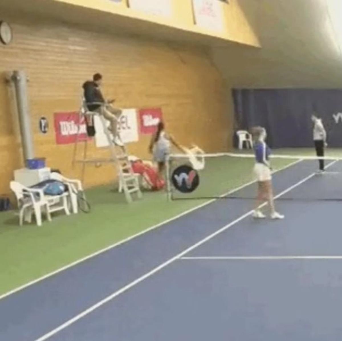 Scene incredibile la Praga » Tenismena care a eliminat-o pe Ana Bogdan de la Australian Open a aruncat scaunul în perete după ce a pierdut finala