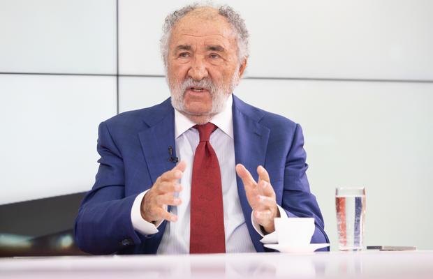 Ion Țiriac a „erupt” în afacerea de miliarde de euro: „Un dobitoc! Nici măcar nu e hoț, e prost!”