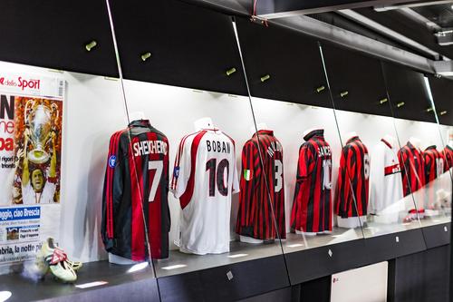 Muzeul stadionului San Siro găzduiește un trofeu rar al Stelei București