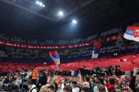 Peste 20.000 de sârbi au creat o atmosferă electrizantă la un meci de Euroligă: mesaje pro-Rusia și scandări împotriva adversarilor