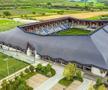 Micuțul stadion Pancho, din Felcsut, îi leagă pe români de o amintire foarte frumoasă, și anume calificarea naționalei la Euro 2024. Arena are un design impresionant și poate fi confundată cu un castel.