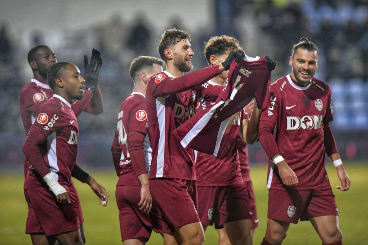 CFR Cluj este în play-off! Ardelenii s-au impus cu Farul, a 10-a victorie consecutivă în Superligă » A mai rămas un singur loc disponibil în primele 6!