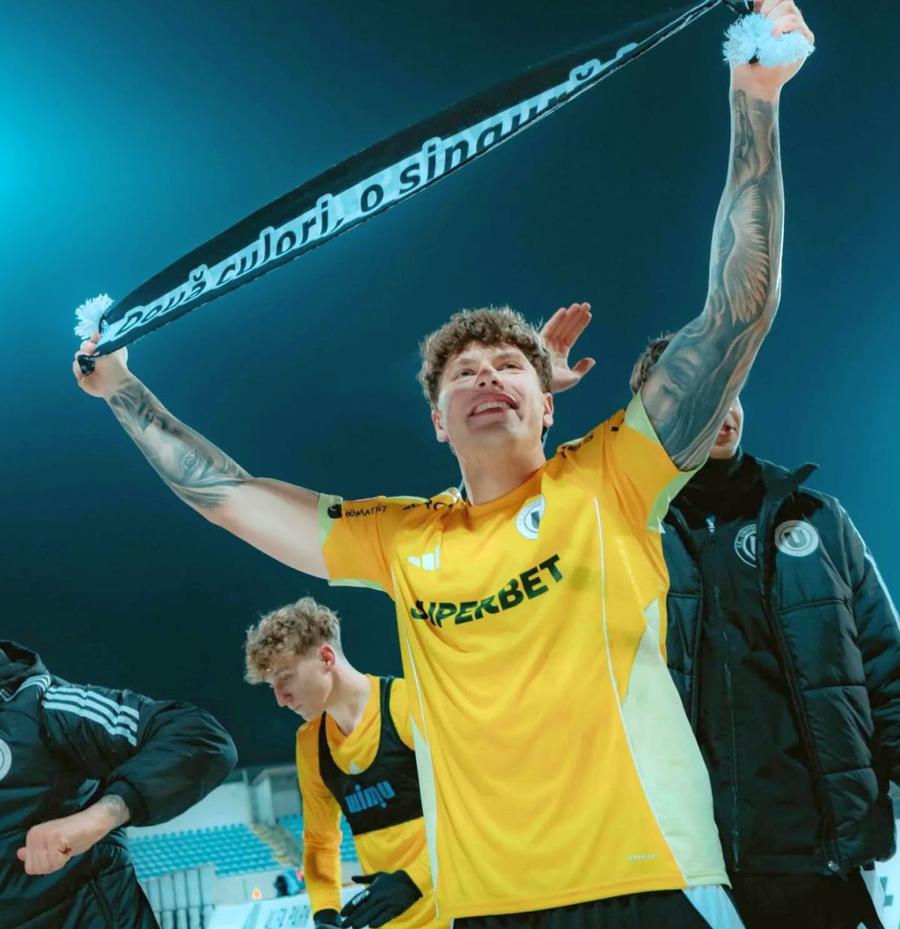 Andrei Coubiș impresionează prin forța fizică, foto: facebook.com/FCUCluj Mircea Lucescu pregătește o convocare-surpriză la națională: are doar 6 meciuri la seniori