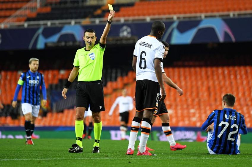 Ovidiu Hațegan a condus meciul Valencia - Atalanta. foto: Gulvier/Getty Images