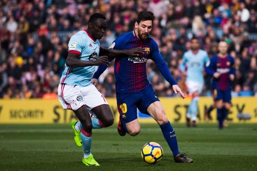 Pione Sisto (stânga) și Leo Messi (dreapta) // Sursa: Getty