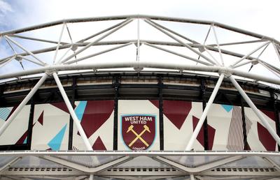 Opt jucători de la West Ham la izolare » Au simptome de coronavirus