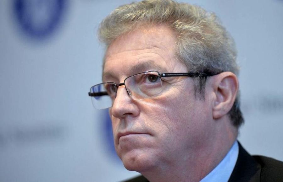 COVID-19 / Avertismentul lui Adrian Streinu Cercel: „Luăm virusul și îl ducem cu telefoanele mobile pe față”