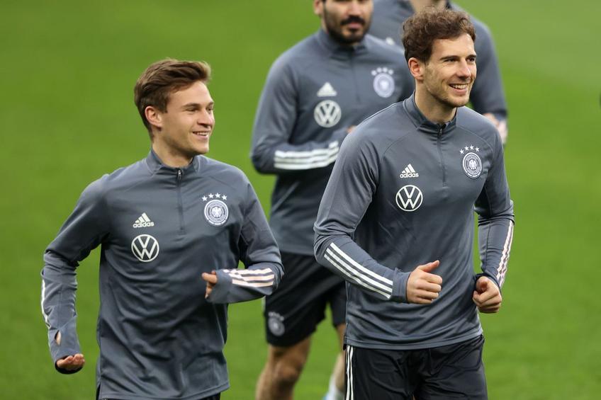 Joshua Kimmich (primul din stânga), alături de Leon Goretzka // foto: Guliver/gettyimages