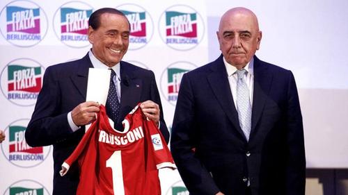 Adriano Galliani, în partea stângă