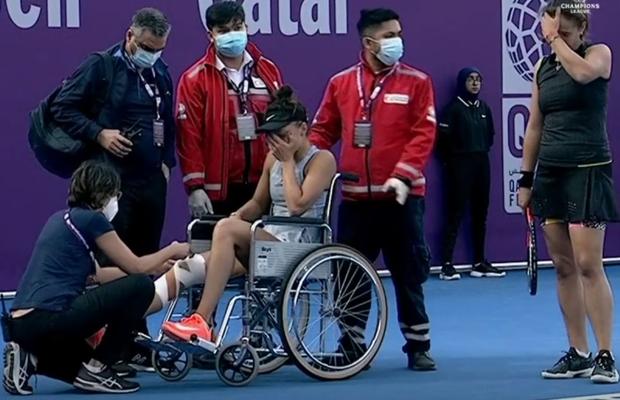 Jaqueline Cristian a vorbit pentru prima dată după ce a ieșit de pe teren într-un scaun cu rotile » Ce accidentare a suferit și când revine pe teren