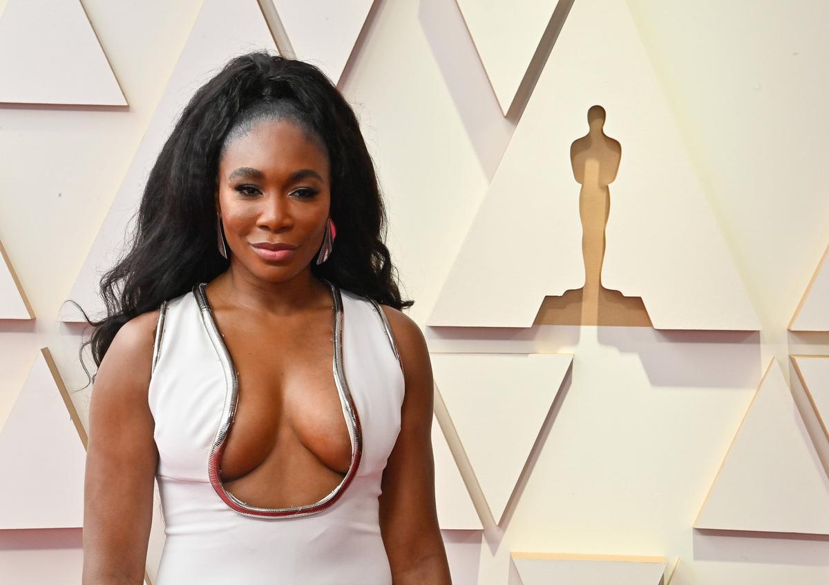 Serena Williams, reacție virală după ce Will Smith l-a pălmuit pe Chris Rock la Gala Premiilor Oscar: „A trebuit să-mi pun băutura jos”