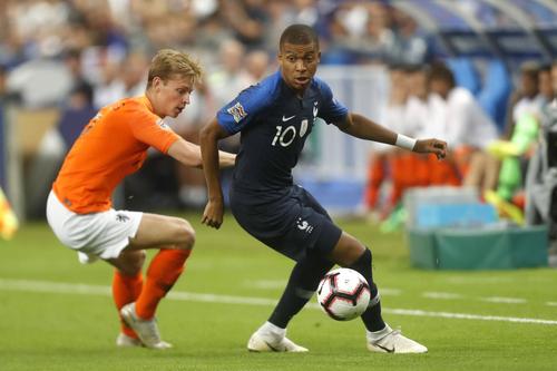 Frenkie de Jong și Kylian Mbappe/ foto: Imago