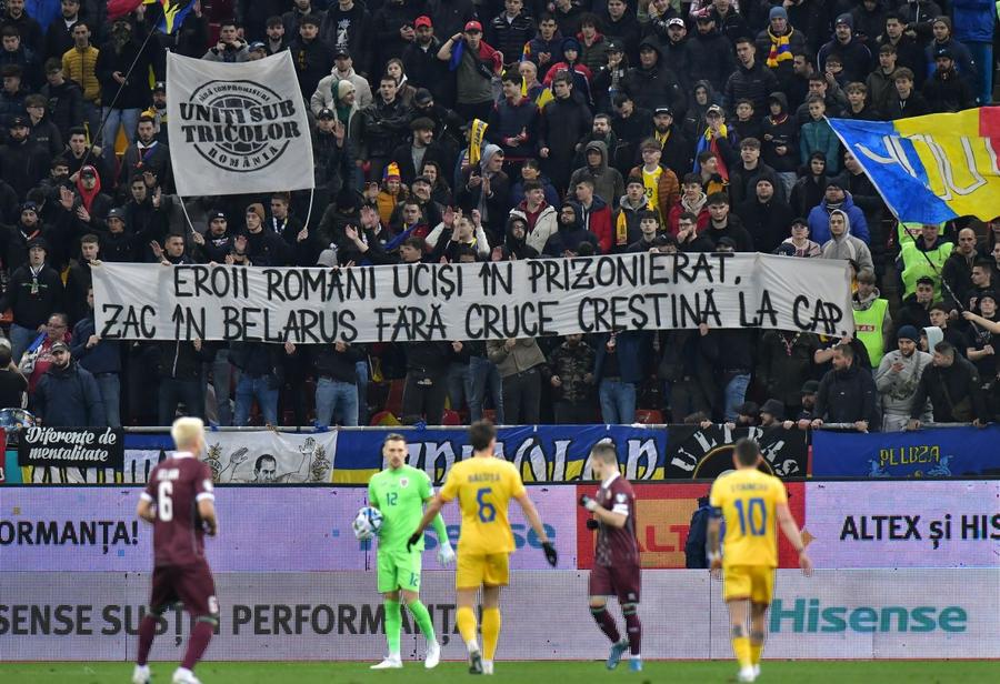 Fanii au afișat mesajele naționaliste la meciul România - Belarus Sancțiuni drastice după incidentele provocate de ultrași la meciul România - Belarus » Stadion parțial închis cu Israel