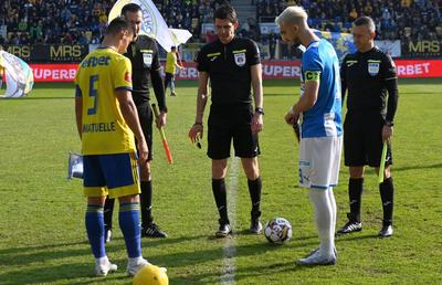Căpitanul din Liga 1, obișnuit cu restanțele, s-a speriat și a sunat președintele: „Nașule, de ce am luat mai mulți bani?”