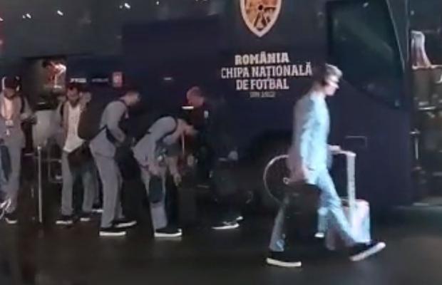 Delegația României, apariție ireproșabilă înaintea meciului cu Belarus » Cine a fost cel mai grăbit „tricolor”