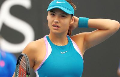 Irina Begu s-a retras, Emma Răducanu intră direct pe tabloul principal la Australian Open 2024