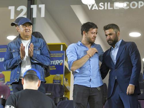 Victor Angelescu, acționarul minoritar al Rapidului, spune că în România nu există nicio firmă de pază care să își asume depistarea tuturor materialelor pirotehnice din stadioane.