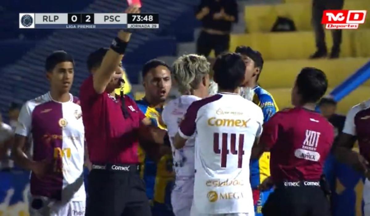 Bătaie cruntă la un meci de fotbal din Mexic! Reboceros de la Piedad - Petroleros Salamanca, suspendat!