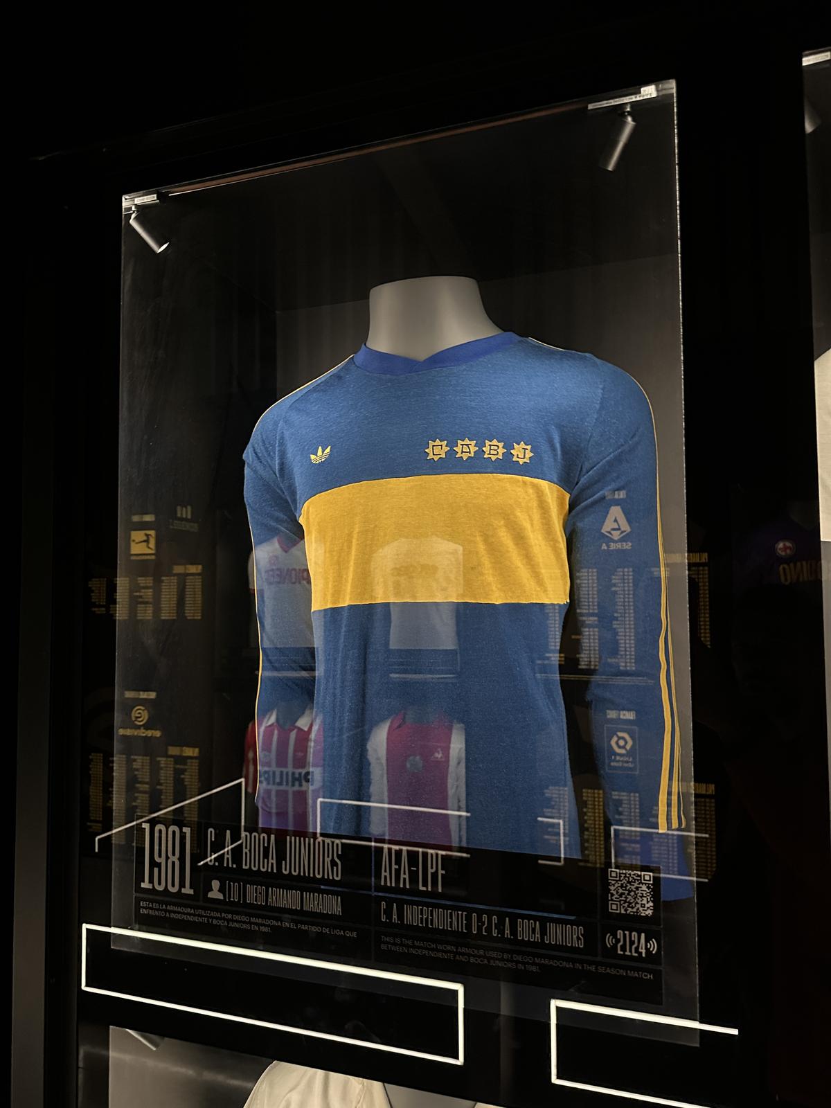 Galerie impresionantă de tricouri la muzeul fotbalului din Madrid