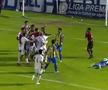 Bătaie cruntă la un meci de fotbal din Mexic » Portarul a ajuns în ambulanță!