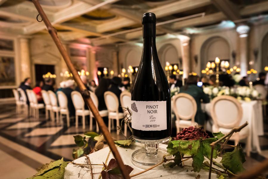 Jidvei, vinul oficial al vernisajului celei mai mari expoziții Brâncuși din lume, de la Paris