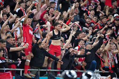Cristi Bobar, fostul oficial al lui Dinamo, a comentat suspendarea drastică primită de „câini” din partea Comisiei de Disciplină, ca urmare a incidentelor de la meciul Dinamo - UTA 1-0, contând pentru ultima etapă a sezonului regulat.