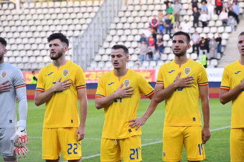 Sergiu Rimovecz, în dreapta imaginii, cu numărul 15