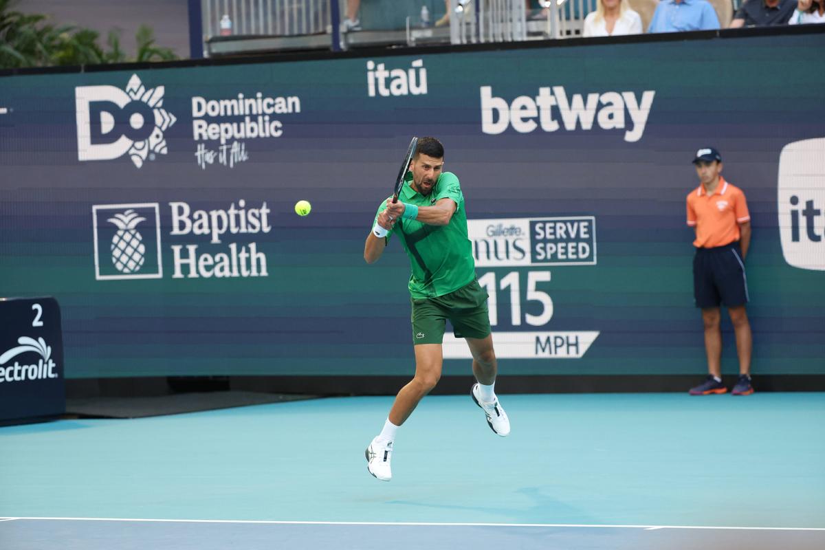 Novak Djokovic, victorie în două seturi cu Sebastian Korda