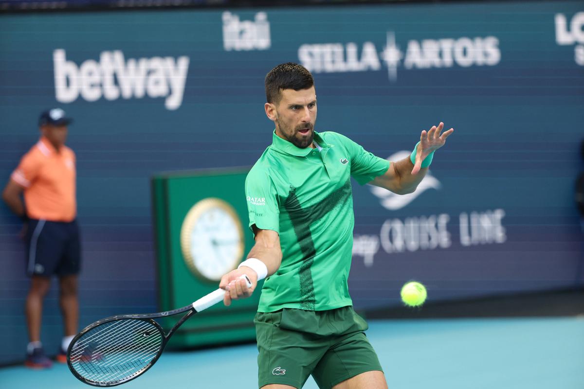 Novak Djokovic, victorie în două seturi cu Sebastian Korda