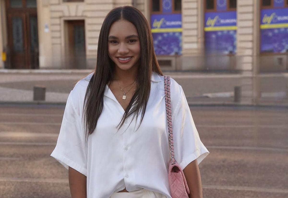 Elizabeth Omoregie s-a îmbrăcat în tricoul naționalei favorite de la Mondial! O are alături pe iubita handbalistă
