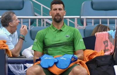 Mănușile magice ale lui Djokovic de la Miami: cum îl ajută, inclusiv Navratilova a fost uimită