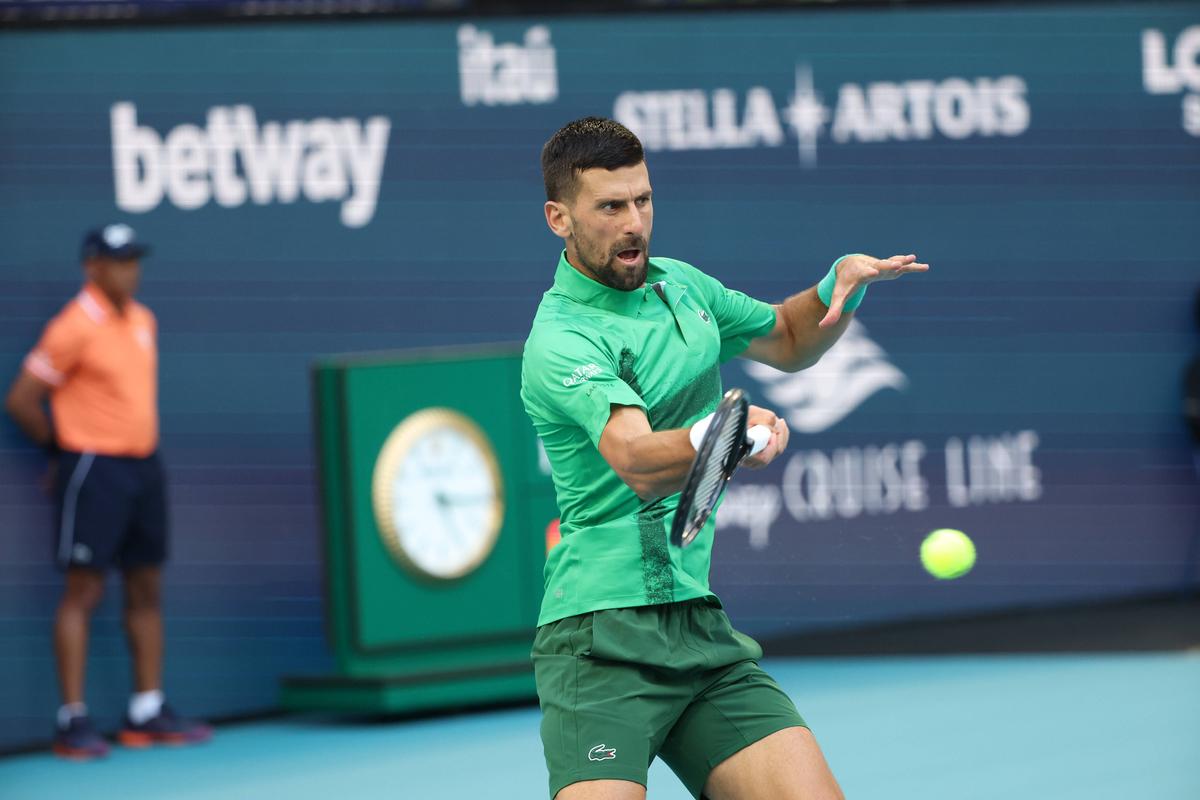 Novak Djokovic, victorie în două seturi cu Sebastian Korda
