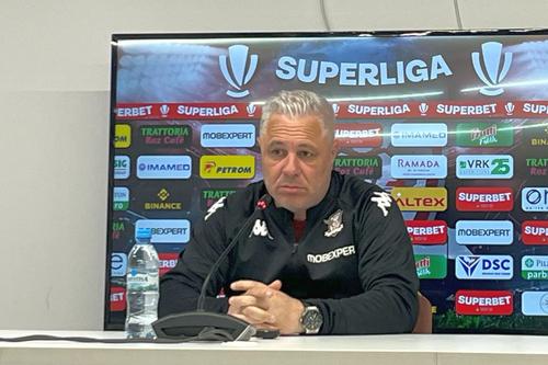 Marius Șumudică, înainte de Rapid - Craiova // foto: GSP