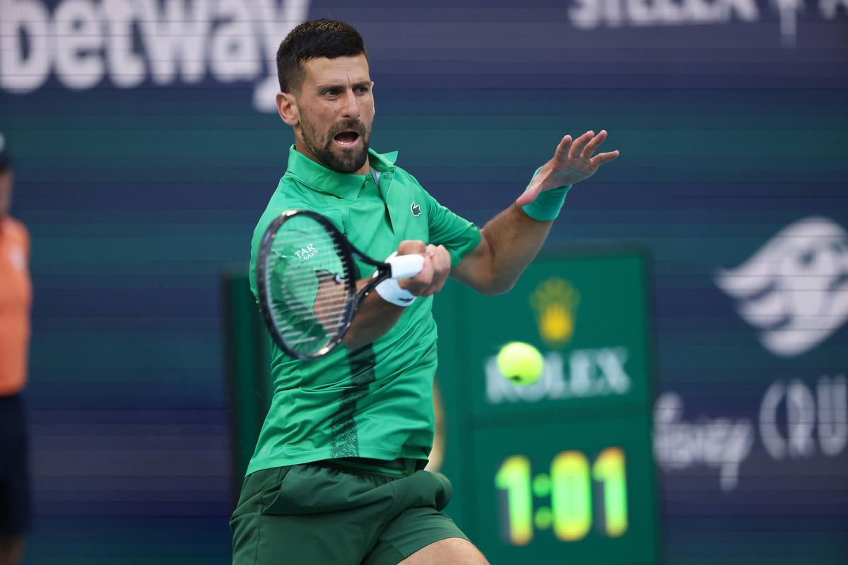 Novak Djokovic, victorie în două seturi cu Sebastian Korda