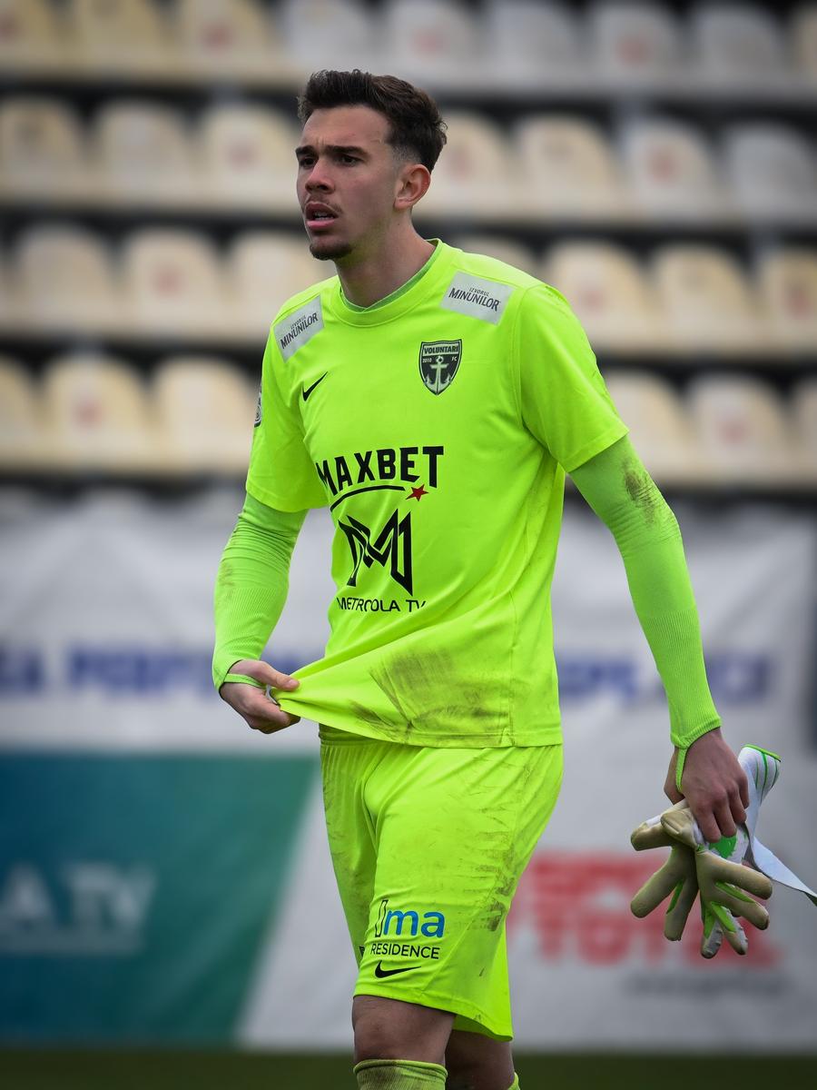 Primii doi jucători care vin la FCSB în vară » Rezolvă o mare problemă