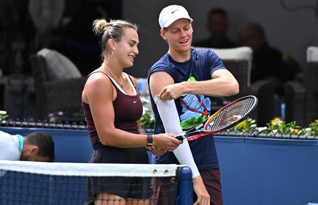 Jannik Sinner și Aryna Sabalenka, la o victorie distanță de o performanță pe care puțini jucători de tenis au reușit-o
