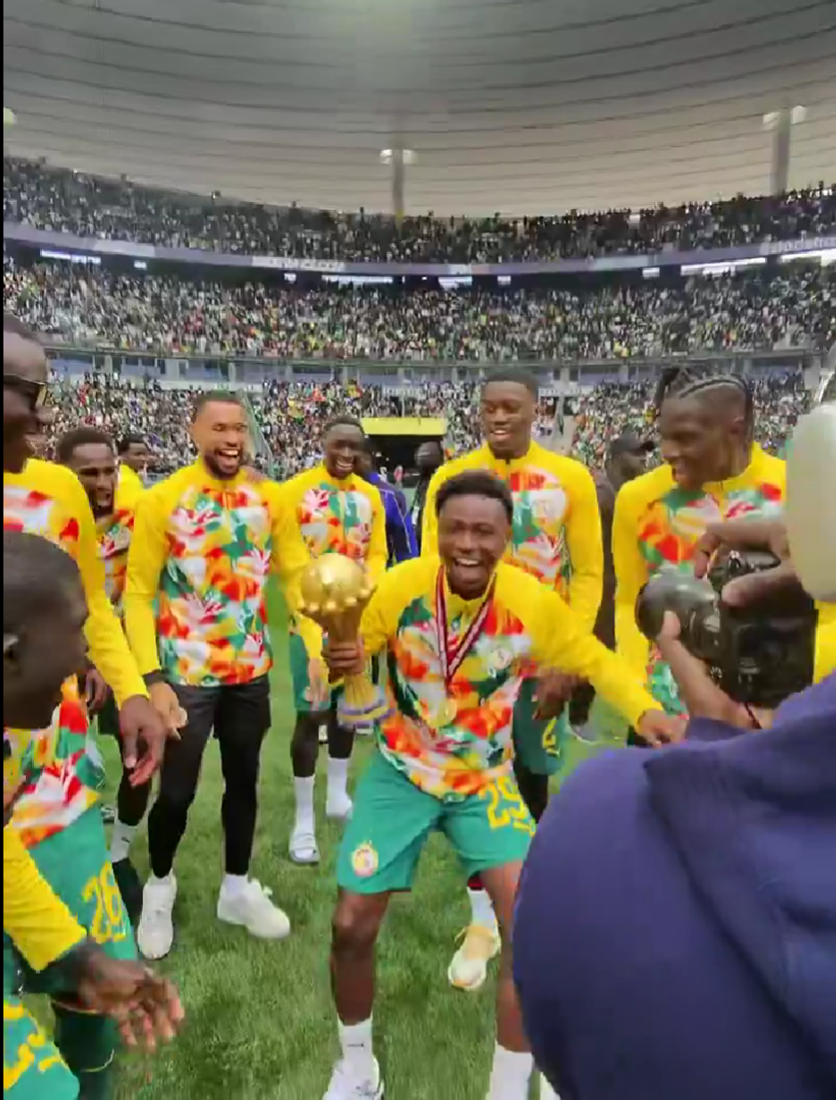 Senegal a adus trofeul Cupei Africii în Europa: paradă în fața a 70.000 spectatori