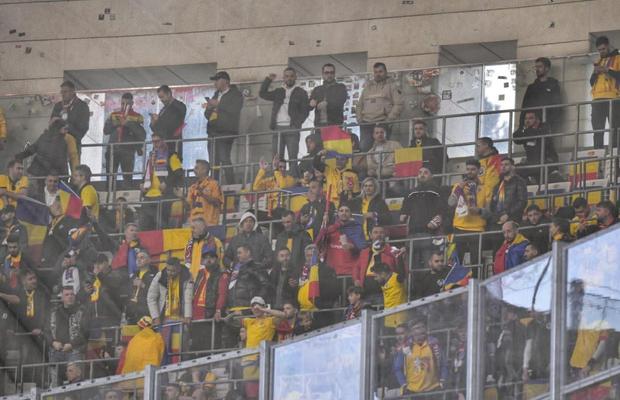 Cum au fost păcăliți suporterii români la meciul cu Turcia » Gafa organizatorilor de care bișnițarii au profitat imediat