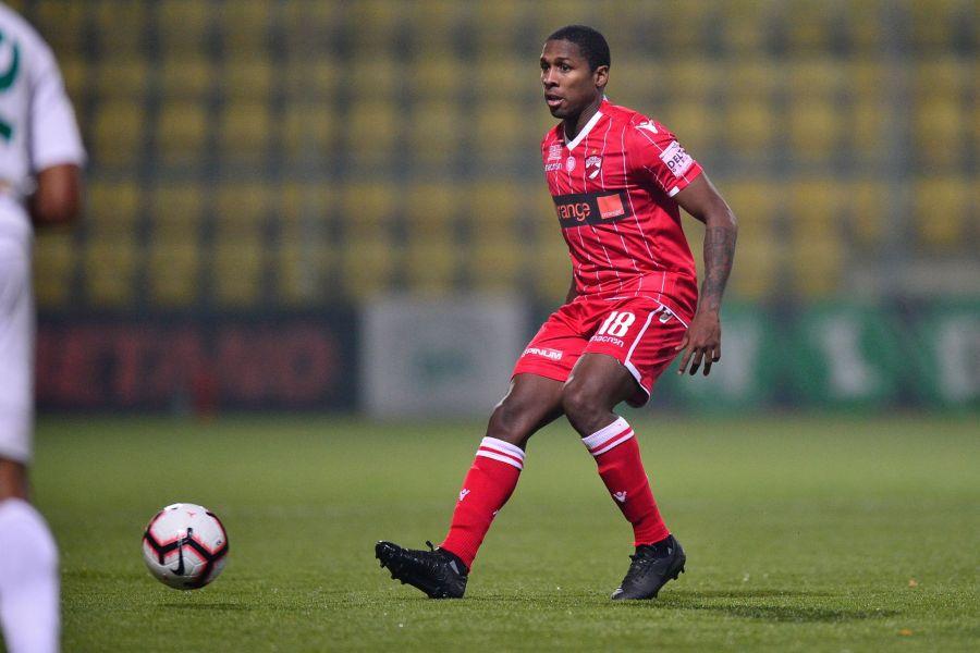 Panamezul Armando Cooper, ex-Oțelul, Dinamo, s-a numărat printre puținii jucători aduși în Liga 1 de Tudor Guțilă Cine e și cu ce se ocupă fratele Danei Budeanu, omul interesat să preia UTA: patron sau interfață? » Meszar, enigmatic: „Am stat puțin de vorbă”