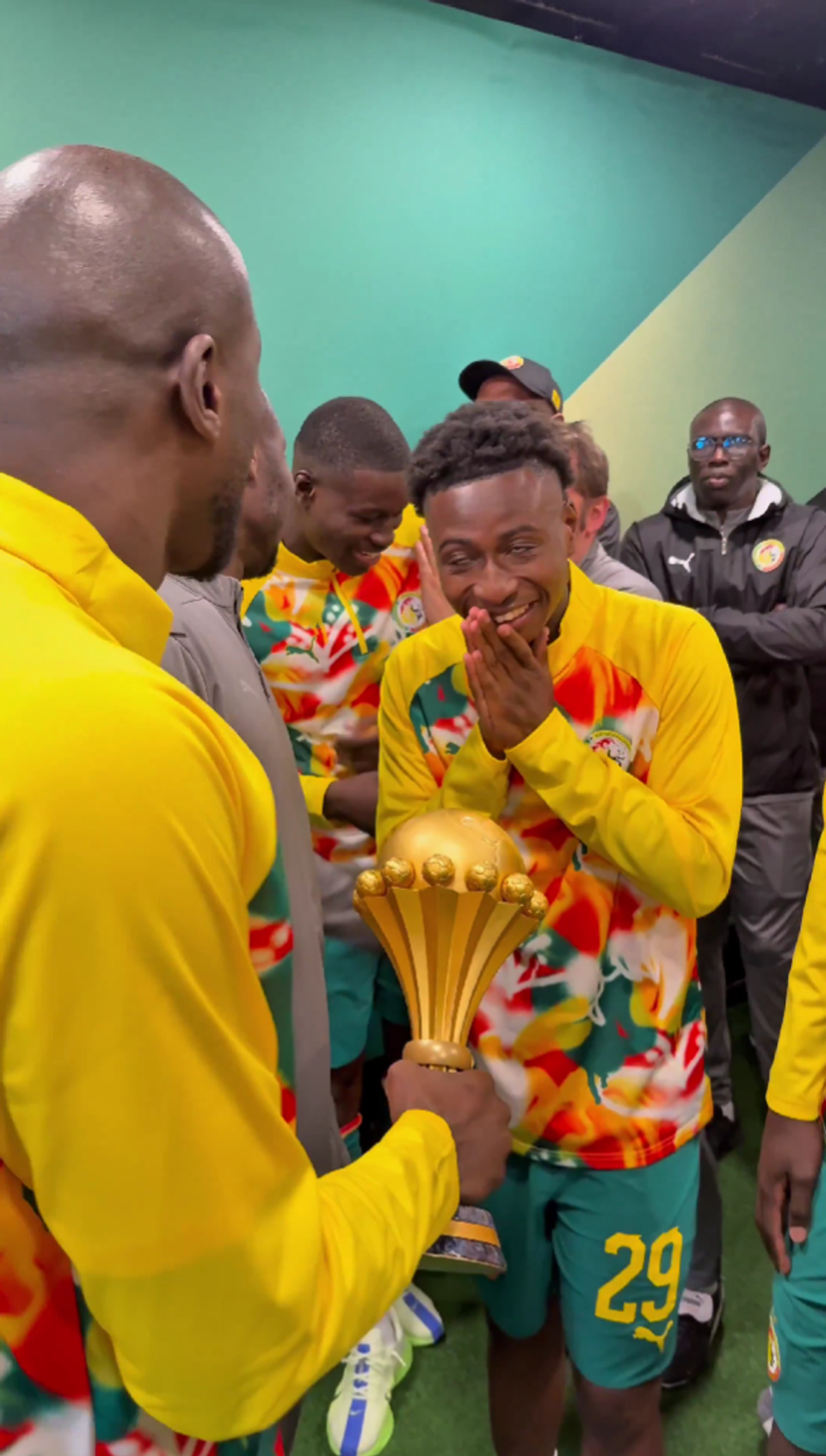 Senegal a adus trofeul Cupei Africii în Europa: paradă în fața a 70.000 spectatori