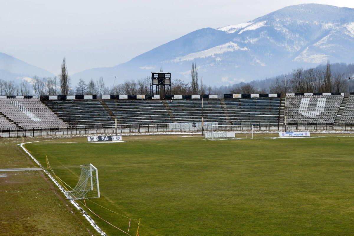 STADION JIUL PETROȘANI