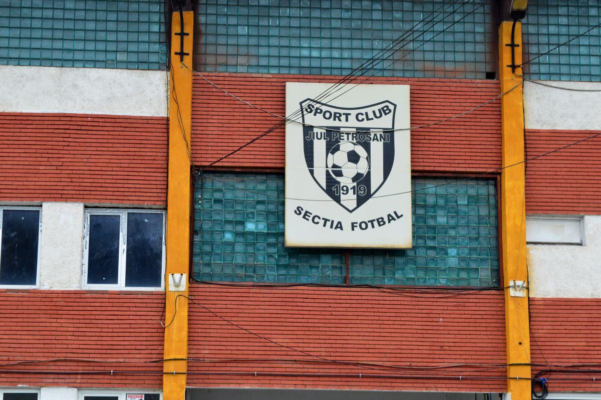 STADION JIUL PETROȘANI
