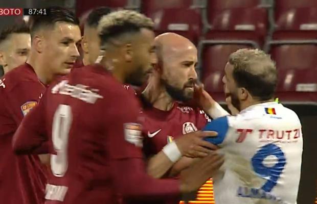 Încăierare generală în CFR - Botoșani: 2 fotbaliști au văzut direct cartonașul roșu, pentru gesturi brutale