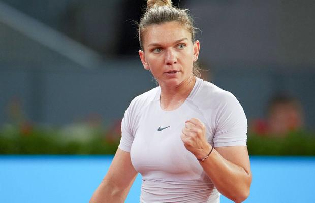 În control total! Simona Halep, victorie fără emoții cu Shuai Zhang, la primul meci oficial sub comanda lui Mouratoglou
