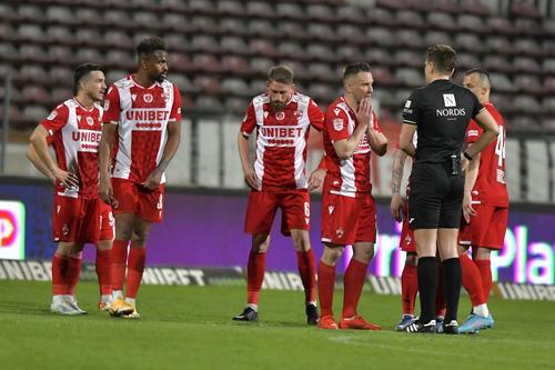 Răzvan Patriche, stoperul lui Dinamo, împlinește vineri 36 de ani. A doua zi, sâmbătă, de la 12:30, va evolua contra echipei la care a fost căpitan, Academica Clinceni