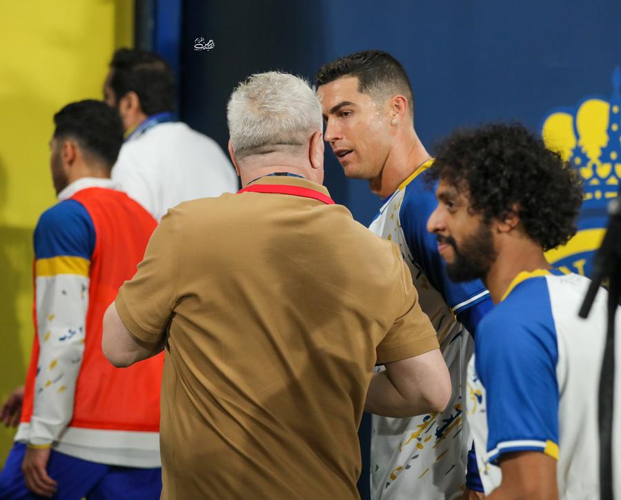 Al Nassr - Al-Raed 4-0 » Echipa lui Șumudică, umilită de trupa lui Ronaldo! Șumi a primit cadou tricoul lui CR7