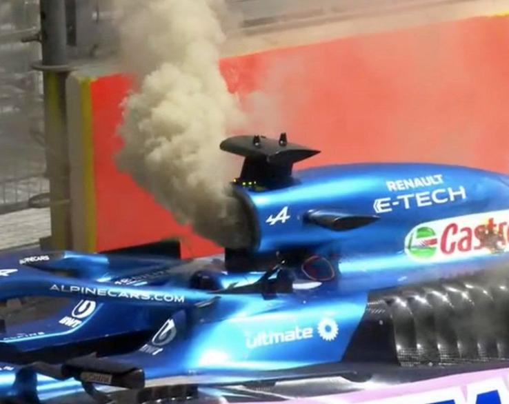 Monopostul lui Pierre Gasly a luat foc înaintea calificărilor / Captură Twitter